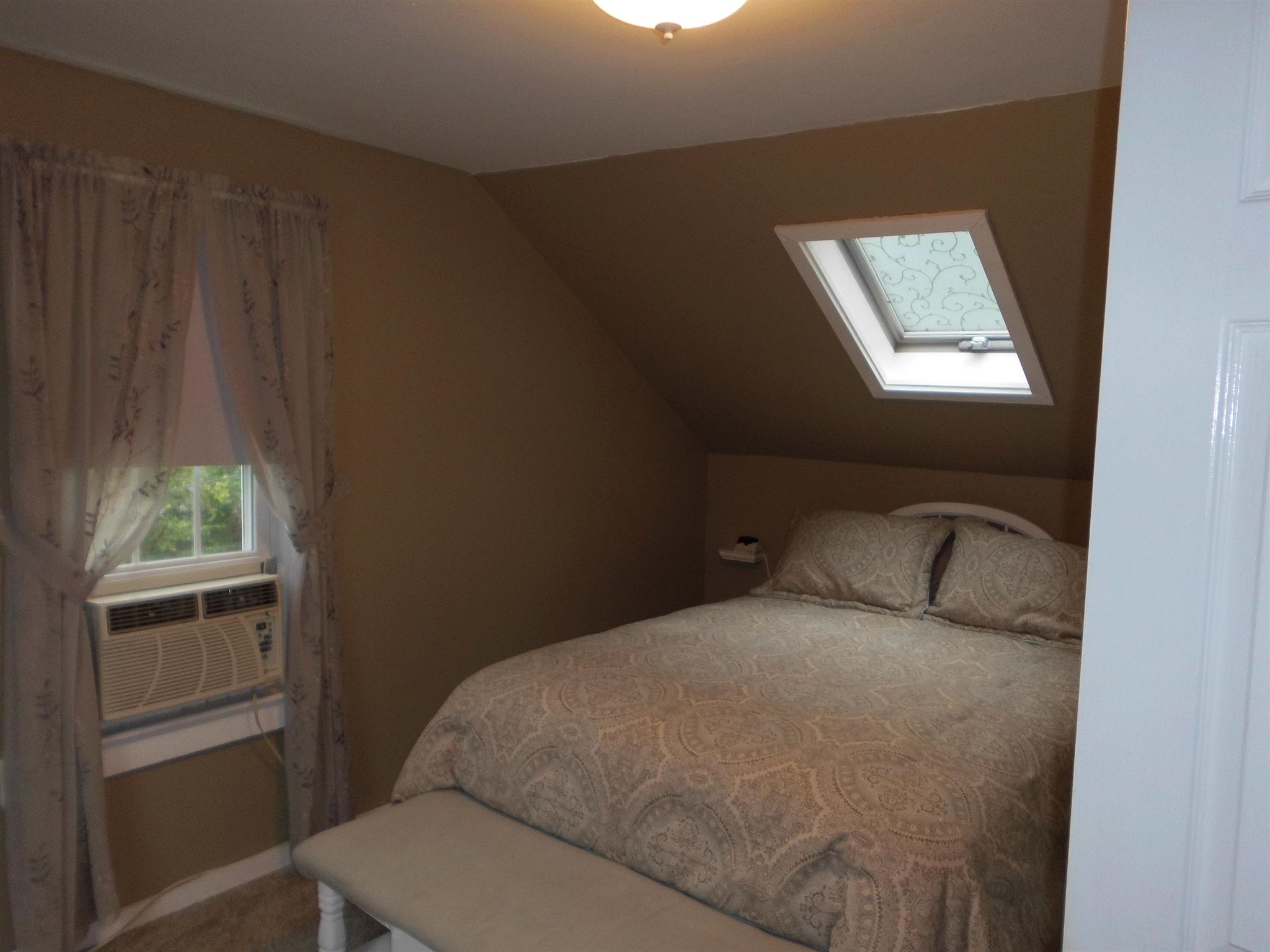 109 Pine Street Castleton, VT 05735 - Photo 10 of 12