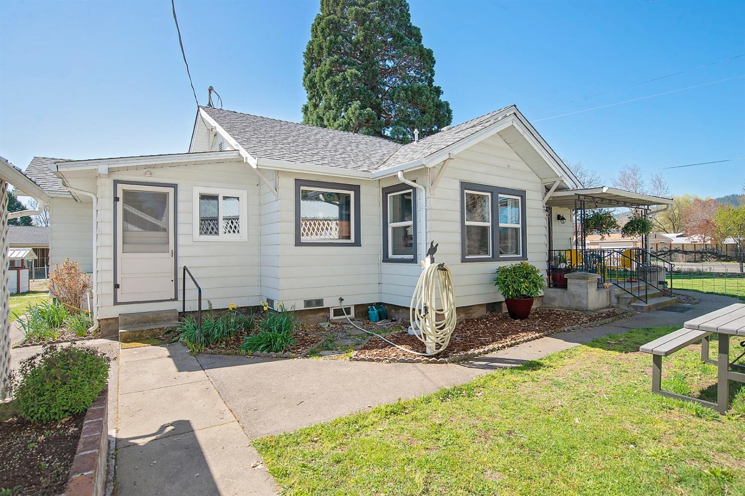 3610 Grant Road Central Point, OR 97502 - Photo 17 of 27 Additional Photo