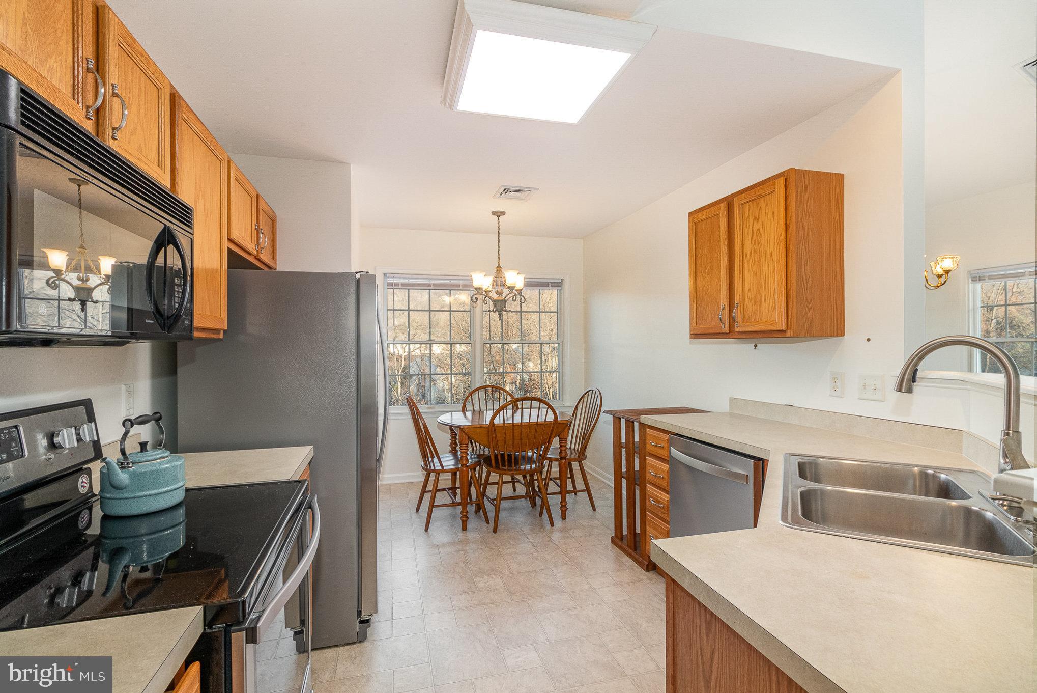 4637 Deer Path Road Harrisburg, PA 17110 - Photo 10 of 25 Kitchen