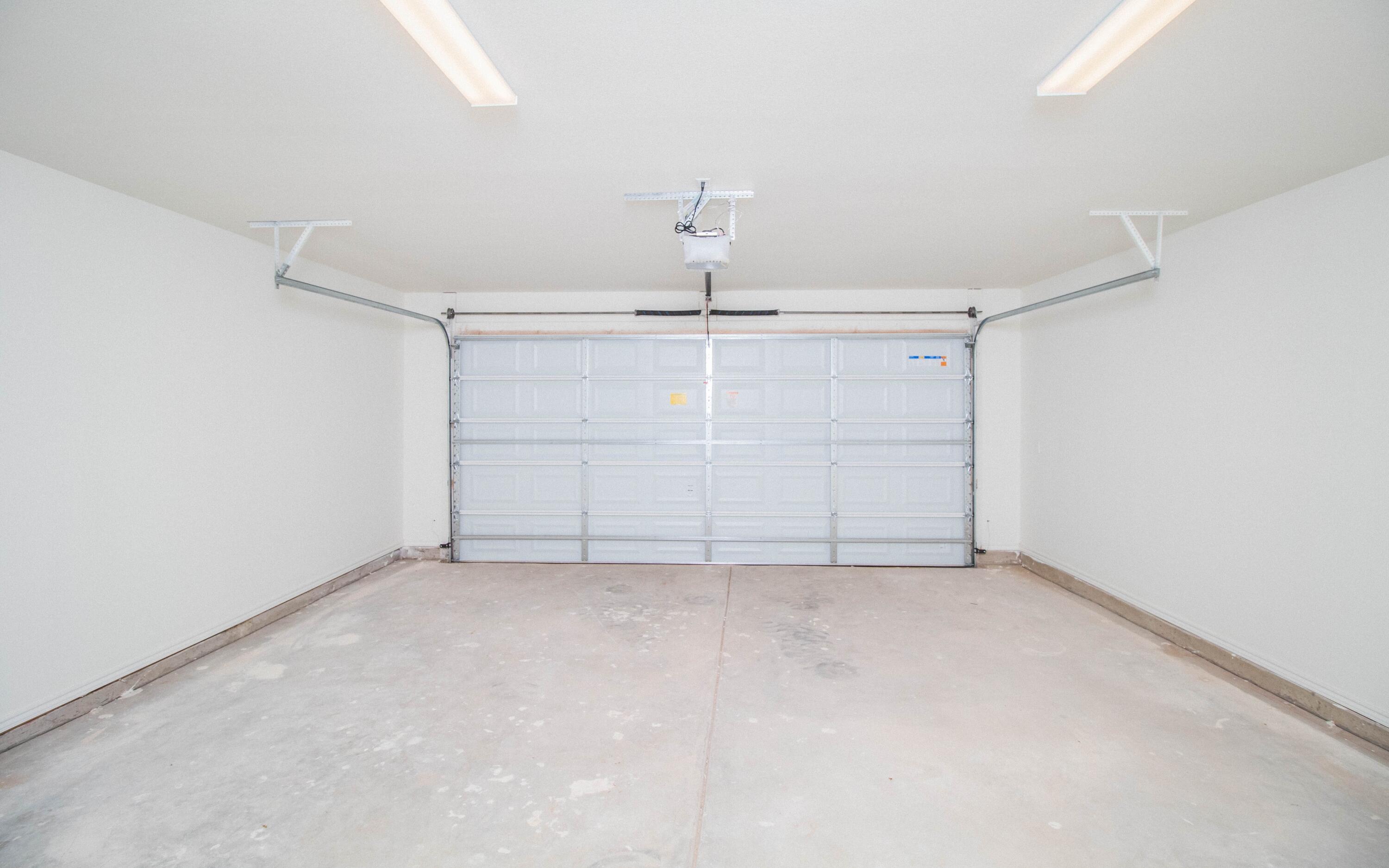 2015 102nd Street Lubbock, TX 79423 - Photo 23 of 24 Garage 2