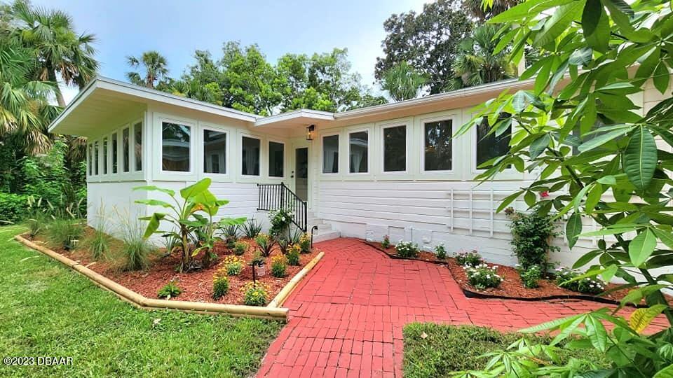 912 North Halifax Drive Ormond Beach, FL 32176 - Photo 12 of 65 Paver patio