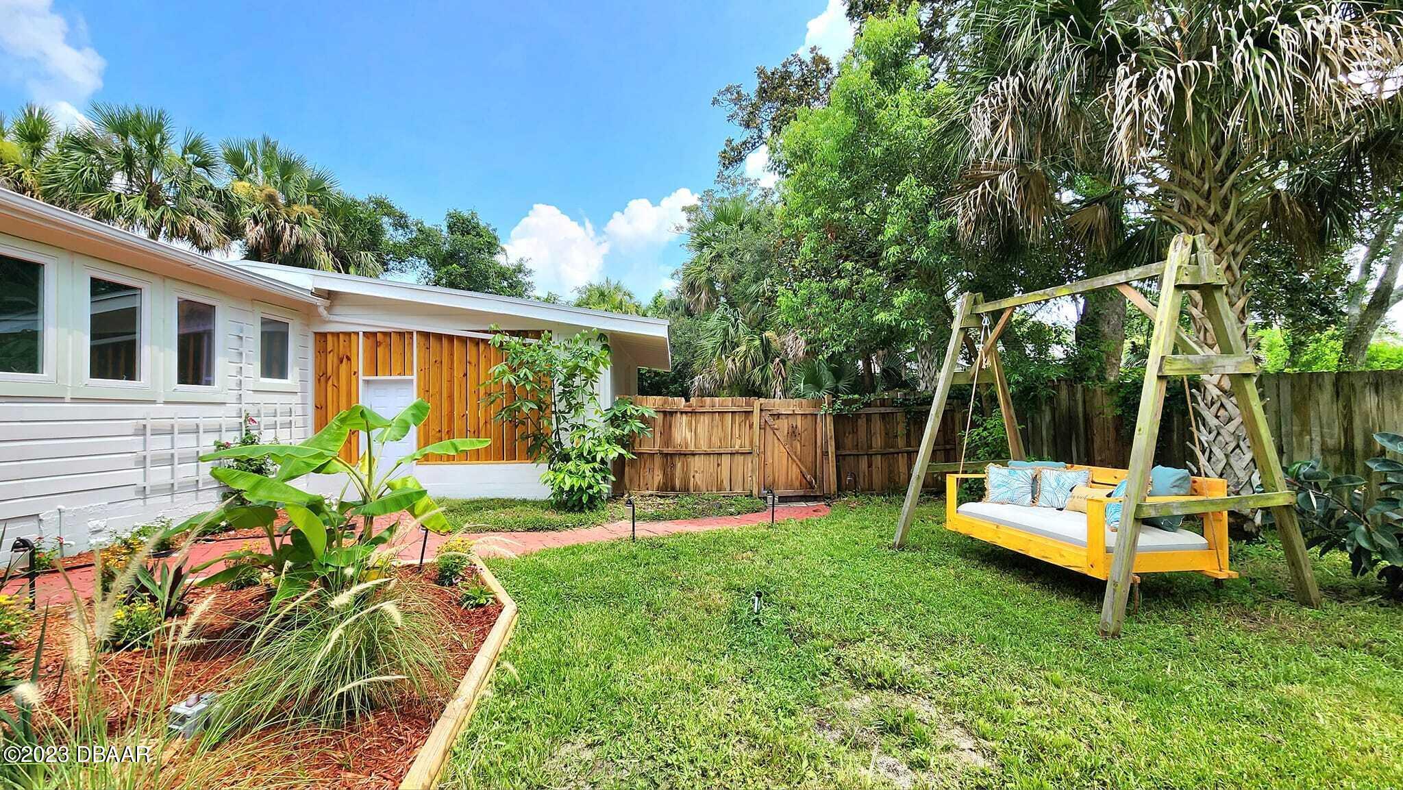 912 North Halifax Drive Ormond Beach, FL 32176 - Photo 16 of 65 Custom swing Day bed