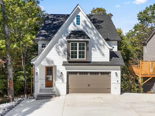 $585,000 | 3561 Knollwood Hill Drive, Chattanooga, TN 37415