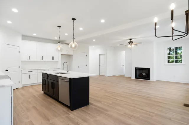 $585,000 | 3561 Knollwood Hill Drive, Chattanooga, TN 37415