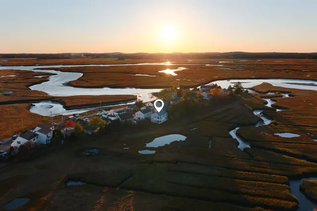 $599,000 | 16 Bruce Street, Hampton, NH 03842