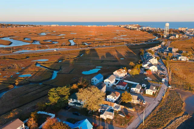 $599,000 | 16 Bruce Street, Hampton, NH 03842