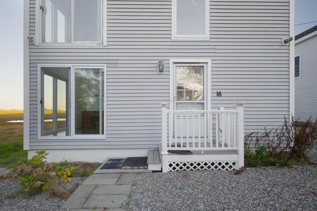 $599,000 | 16 Bruce Street, Hampton, NH 03842