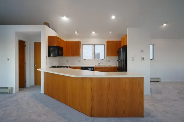 $599,000 | 16 Bruce Street, Hampton, NH 03842