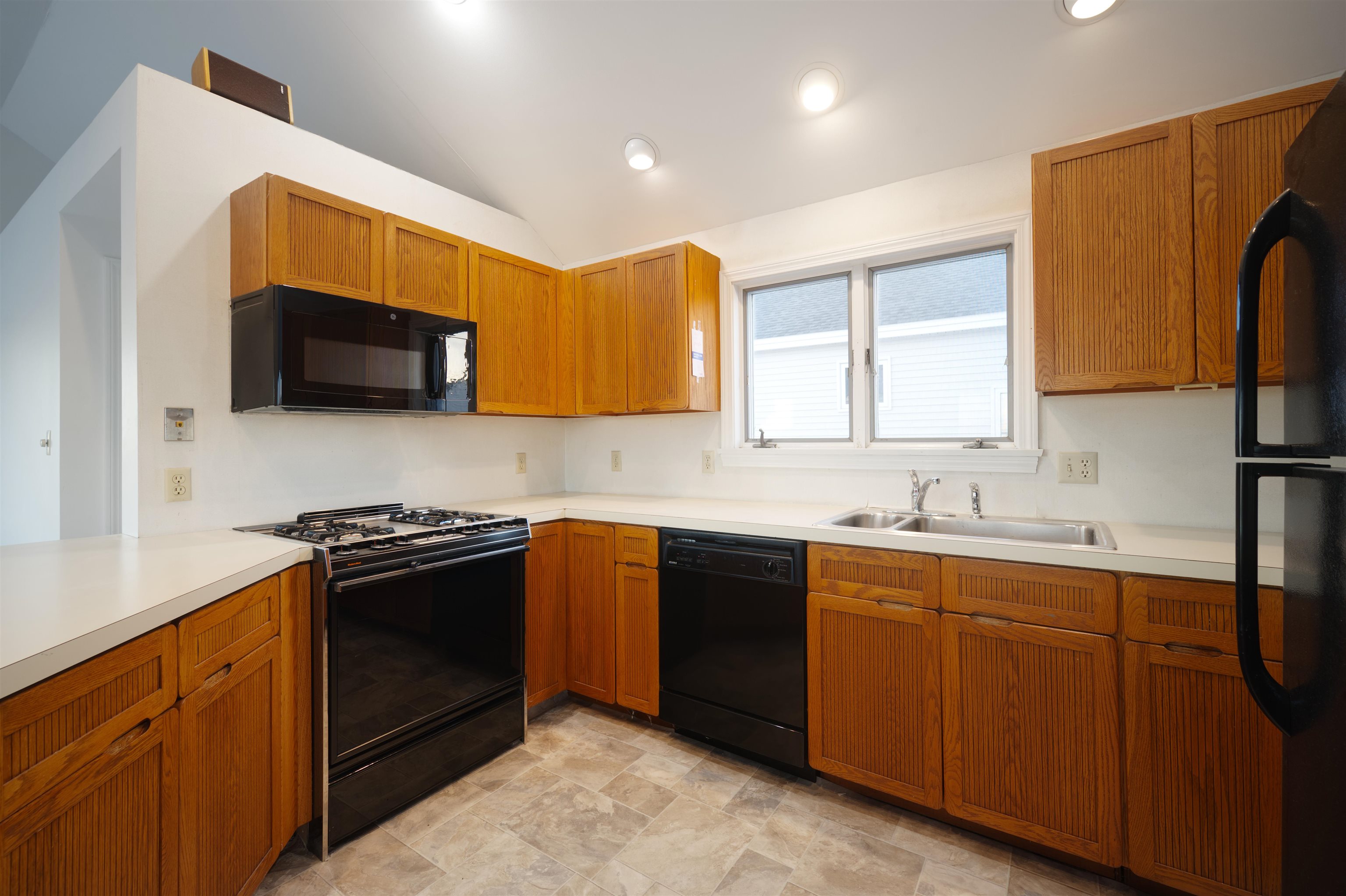 16 Bruce Street Hampton, NH 03842 - Photo 10 of 41