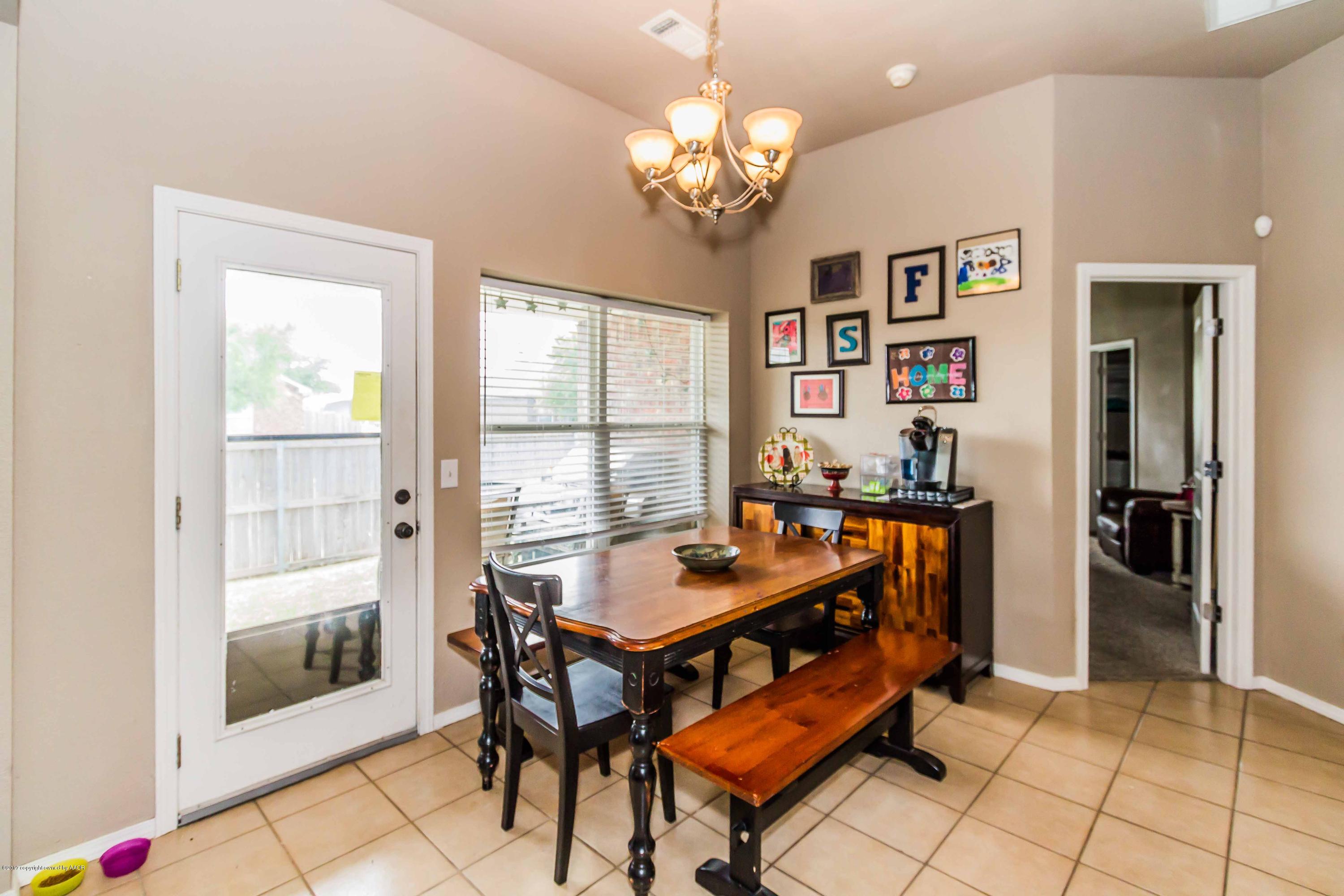 4822 Mammoth Lane Amarillo, TX 79110 - Photo 14 of 38 DINING VIEW 1