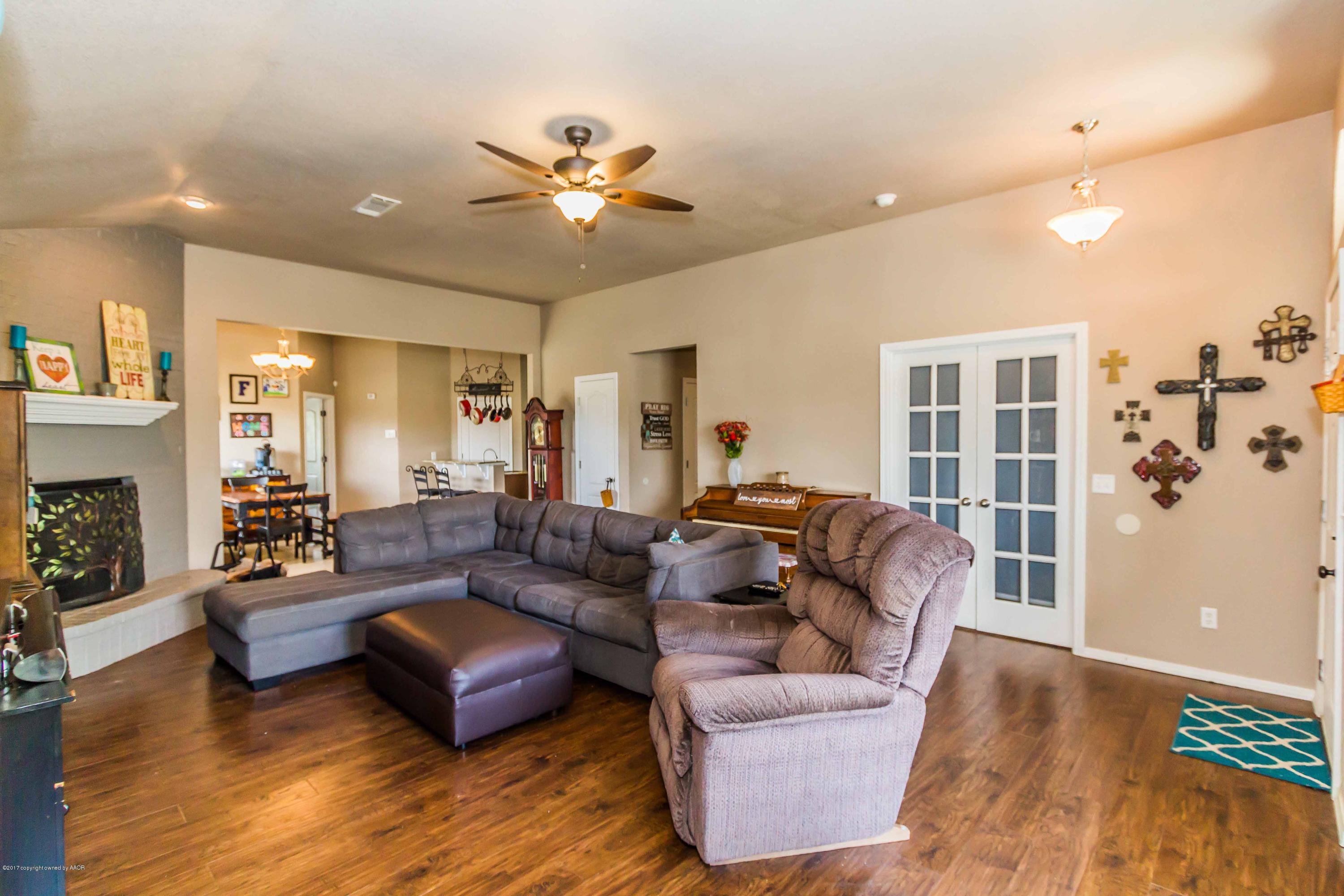4822 Mammoth Lane Amarillo, TX 79110 - Photo 3 of 38 LIVING ROOM VIEW 1