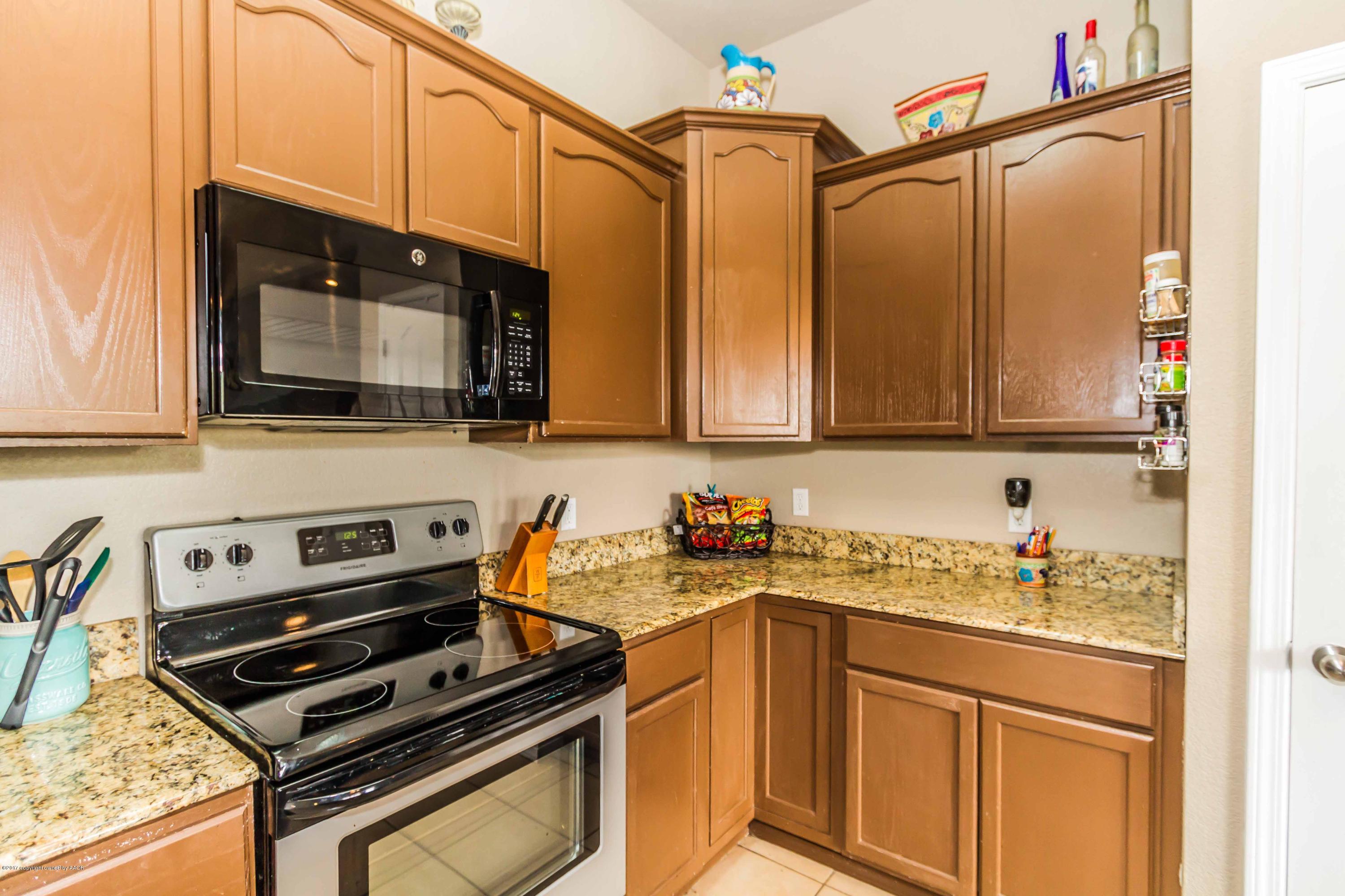 4822 Mammoth Lane Amarillo, TX 79110 - Photo 10 of 38 KITCHEN VIEW 3