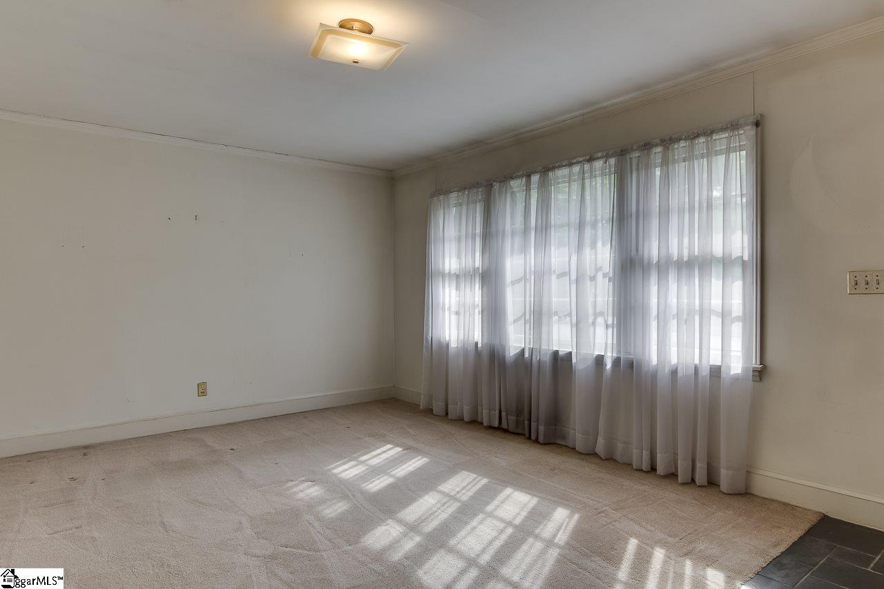 4105 Edwards Road Taylors, SC 29687 - Photo 5 of 24 Gallery Image 5