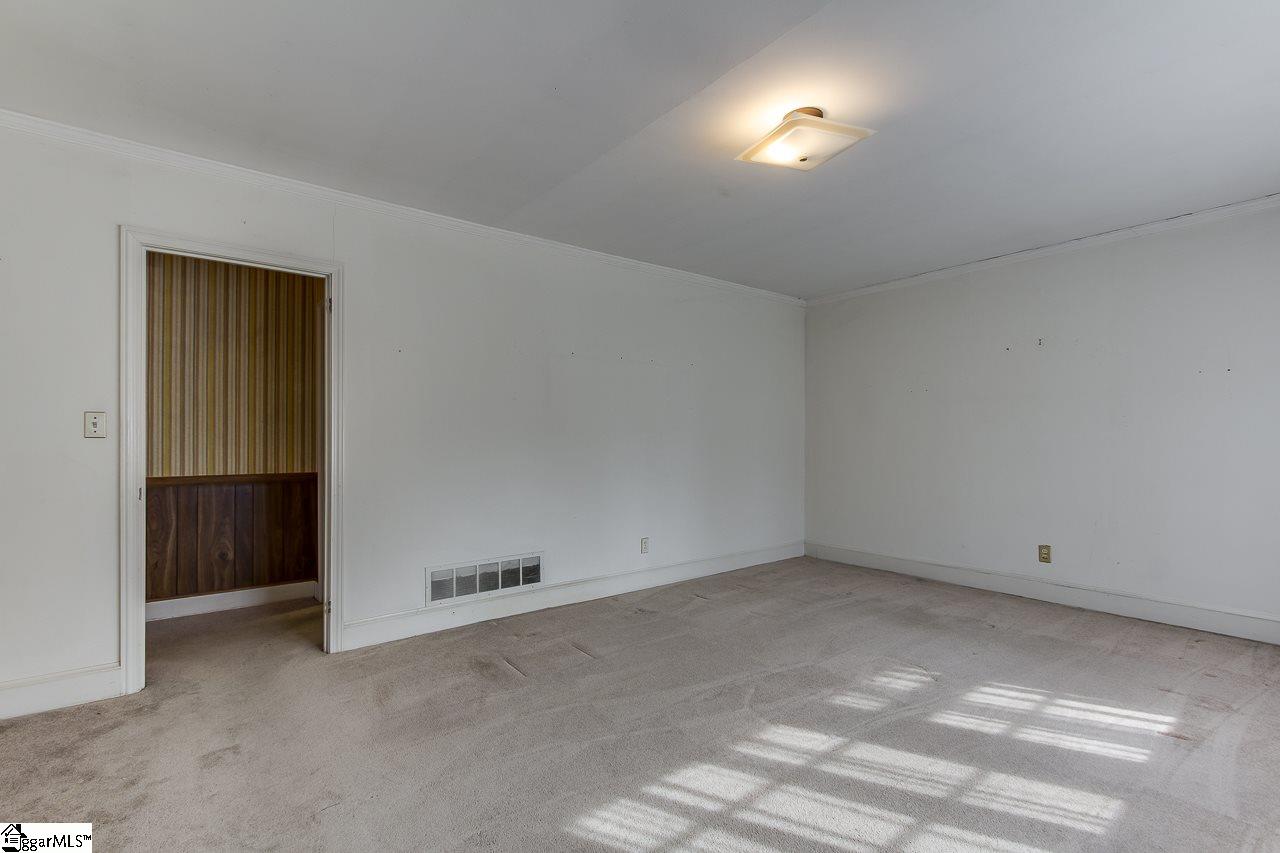 4105 Edwards Road Taylors, SC 29687 - Photo 6 of 24 Gallery Image 6