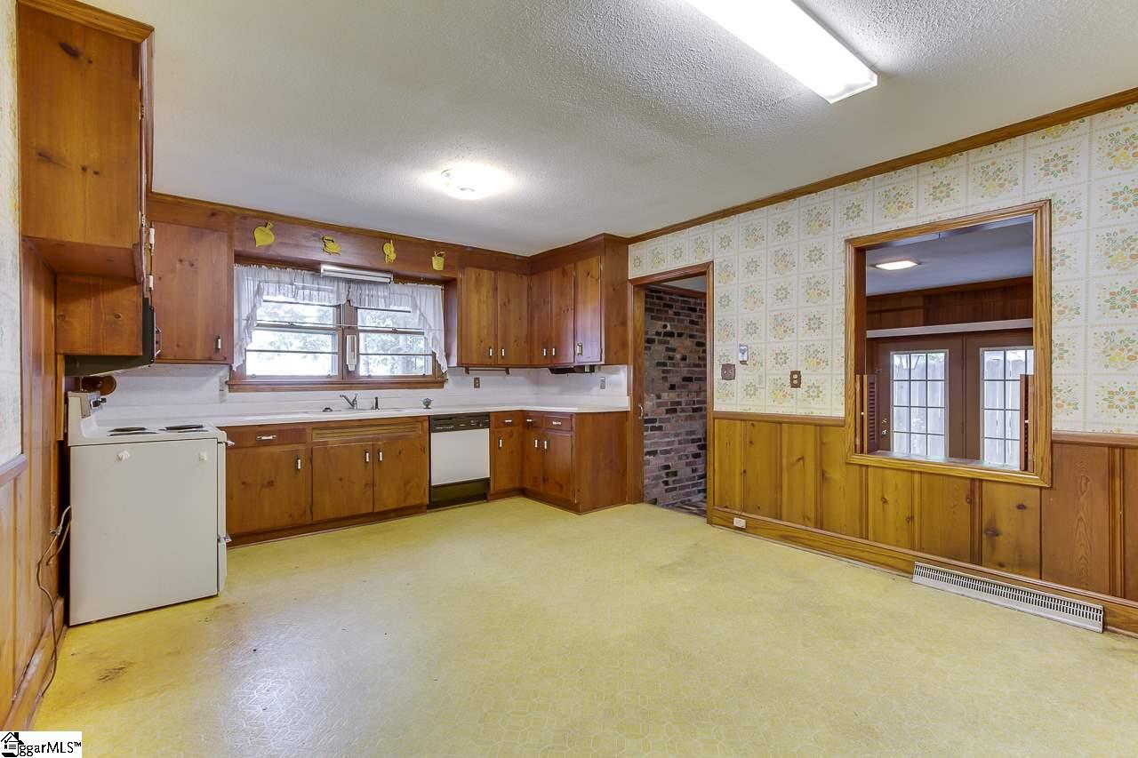 4105 Edwards Road Taylors, SC 29687 - Photo 7 of 24 Gallery Image 7