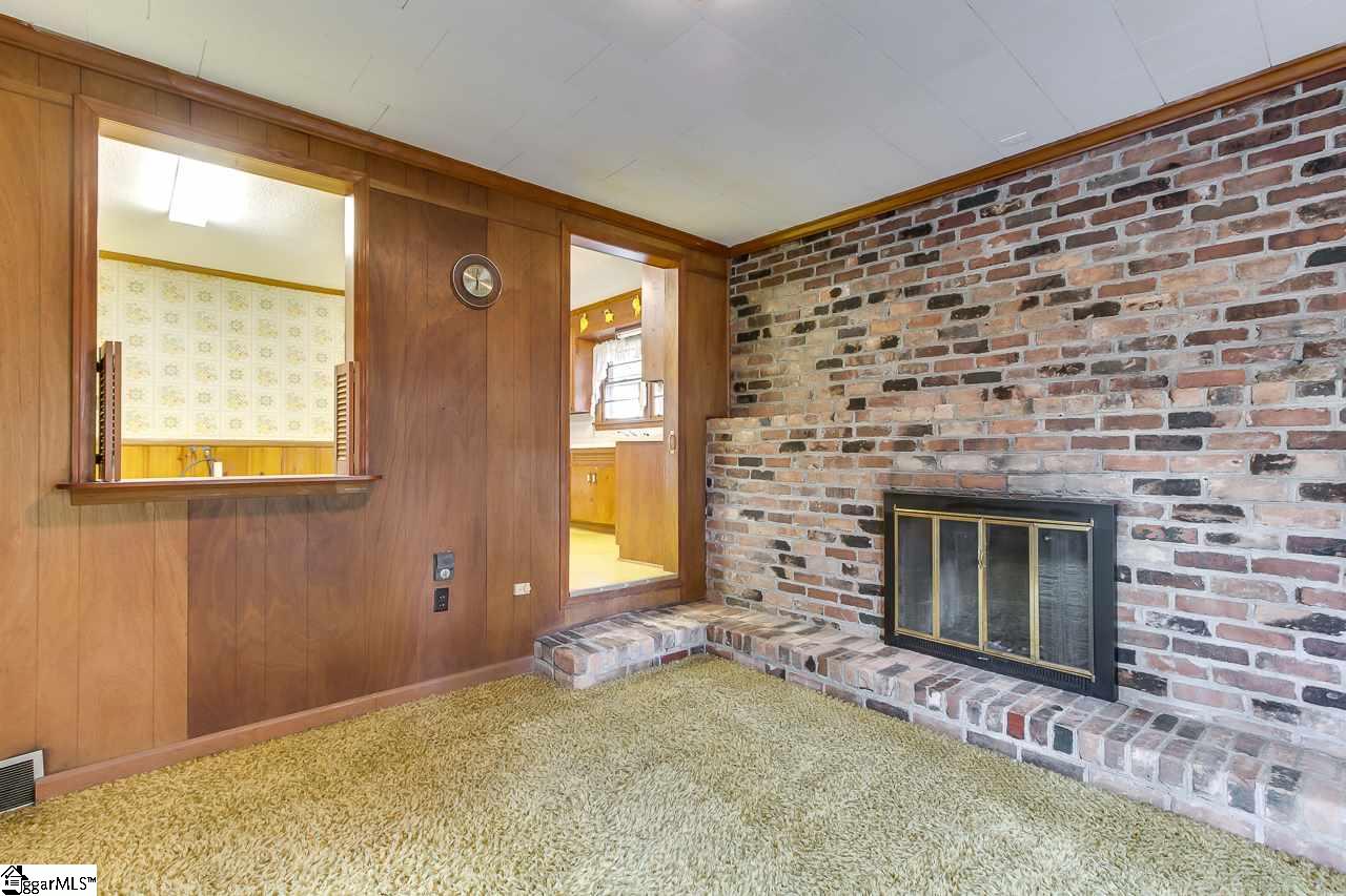4105 Edwards Road Taylors, SC 29687 - Photo 10 of 24 Gallery Image 10