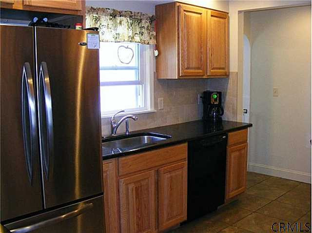 16 Miles Standish Road Rotterdam, NY 12306 - Photo 4 of 15 Photo 4