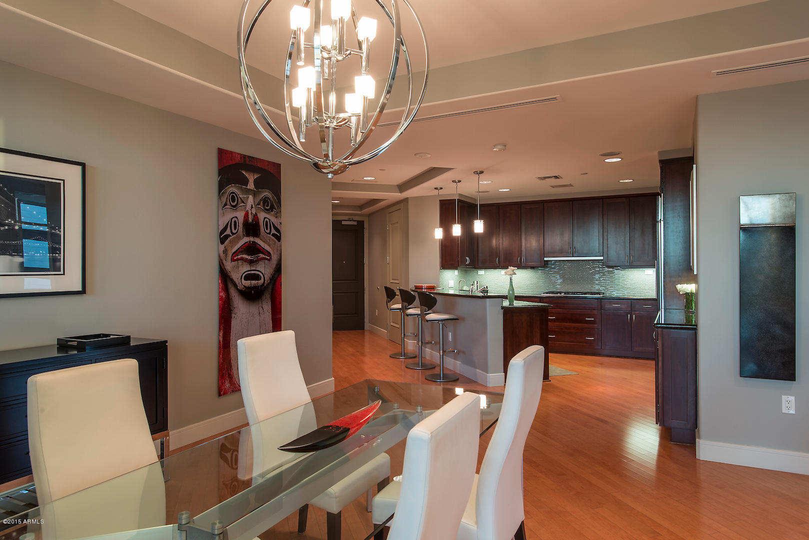 2211 East Camelback Road, Unit 304 Phoenix, AZ 85016 - Photo 14 of 34 Dining and kitchen