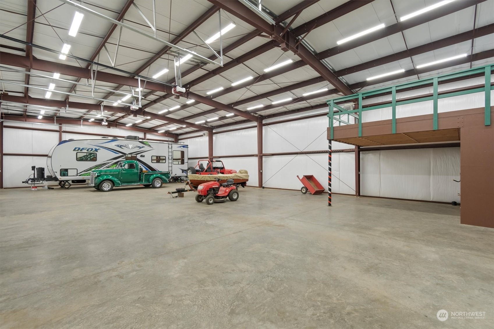 203 Don Martin Road Longview, WA 98632 - Photo 23 of 39 a view of a garage