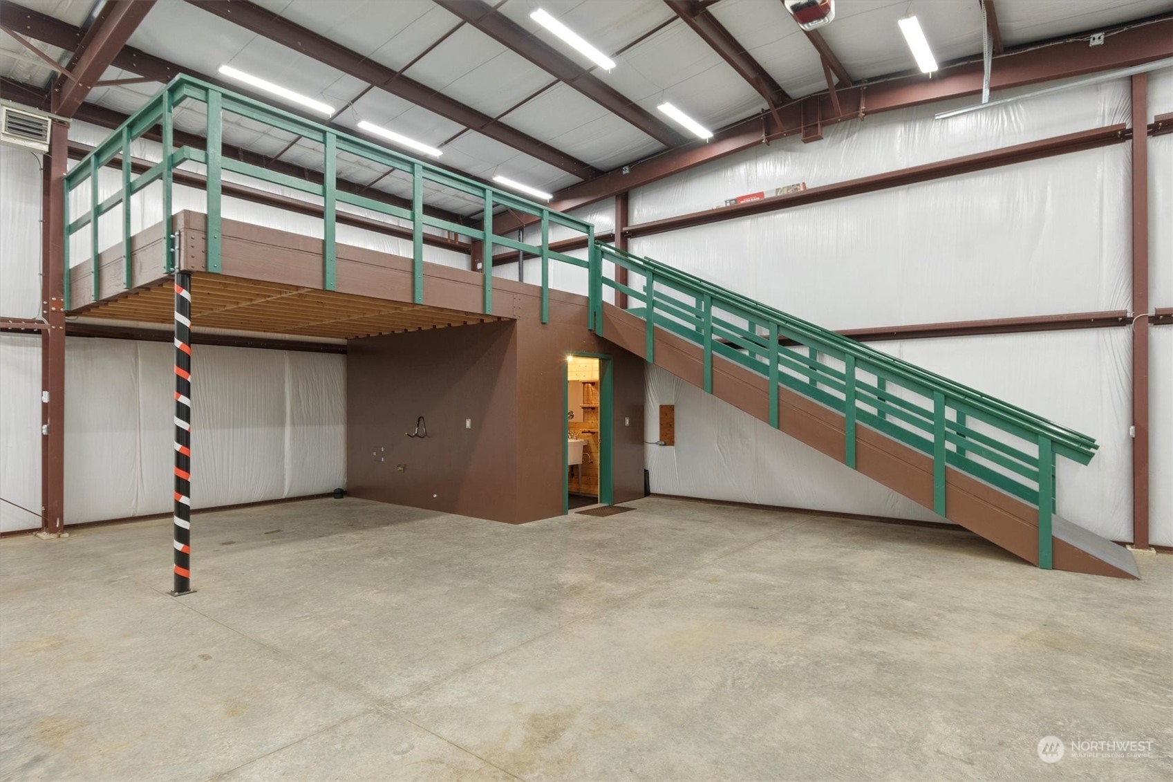 203 Don Martin Road Longview, WA 98632 - Photo 27 of 39 a view of an empty room