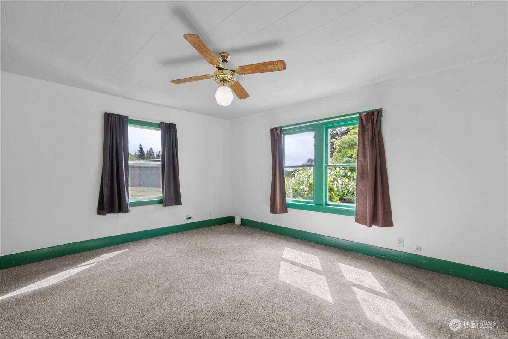 203 Don Martin Road Longview, WA 98632 - Photo 5 of 39 a view of an empty room with a window