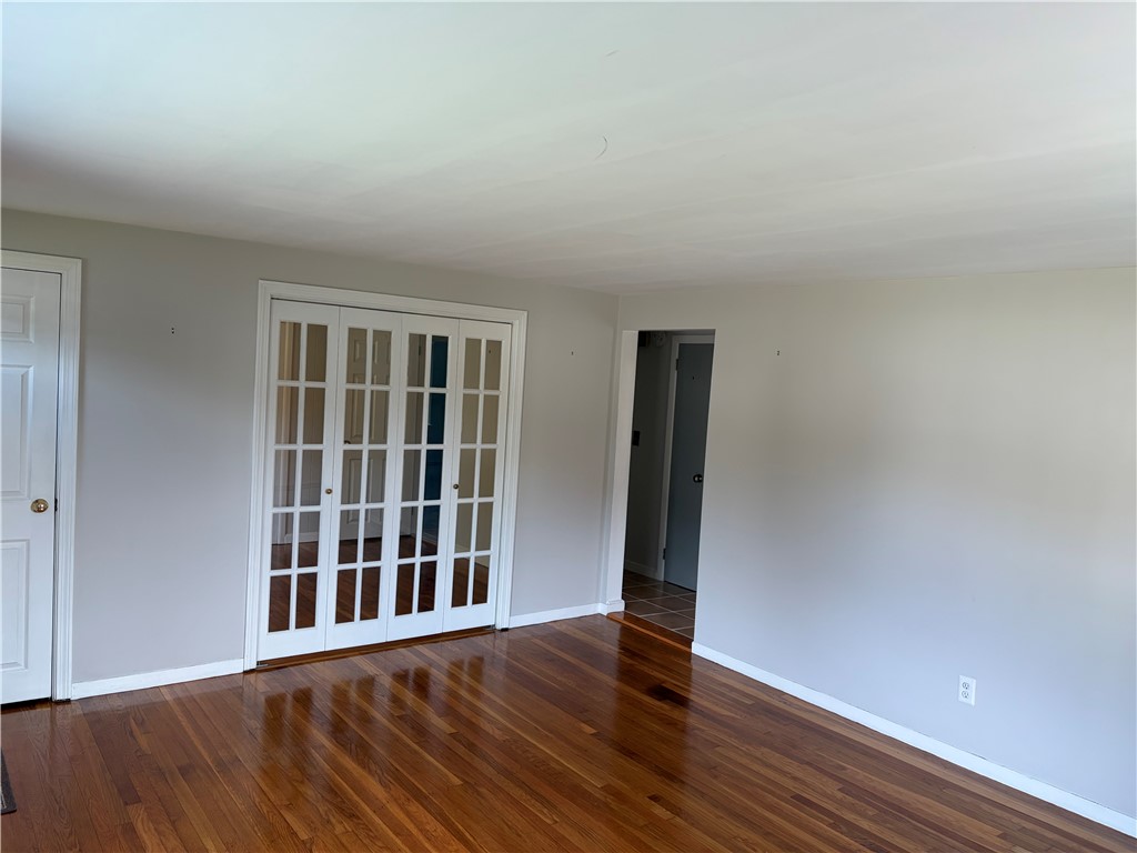 26 Potomac Road Warwick, RI 02888 - Photo 22 of 50 Living Room