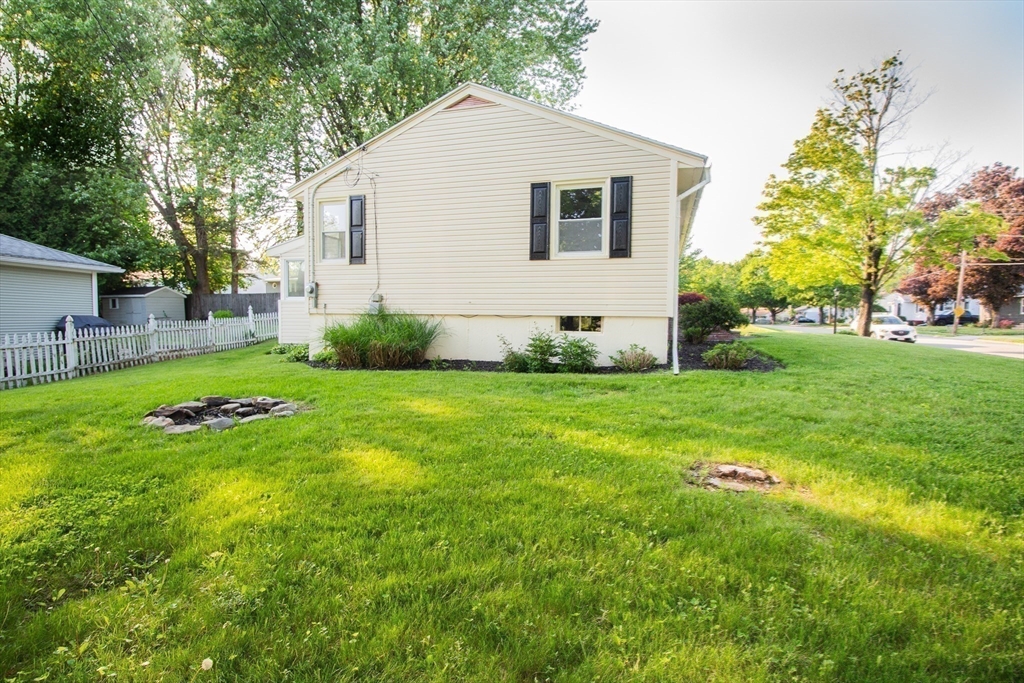 17 Wedgewood Road Worcester, MA 01602 - Photo 27 of 27 Gallery Image 27
