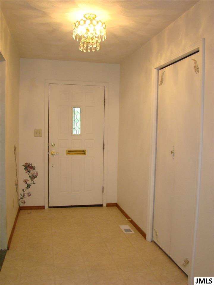 2901 Walcott Road Jackson, MI 49201 - Photo 5 of 24 Photo 5