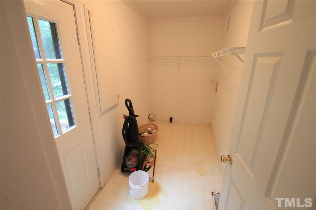 105 Fieldspring Lane Raleigh, NC 27606 - Photo 7 of 25