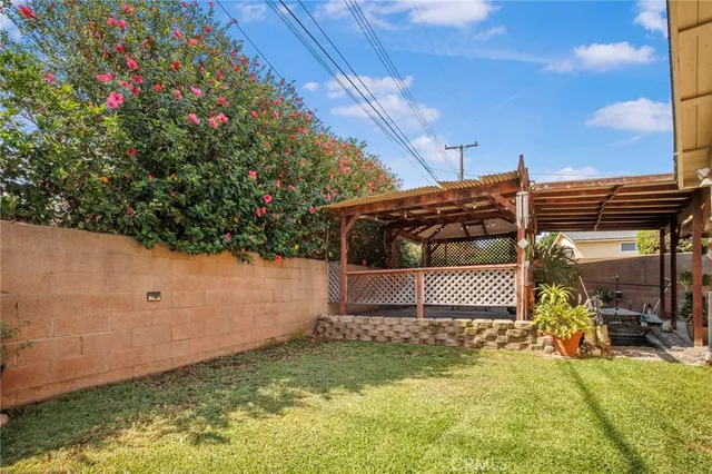 a view of a tall building