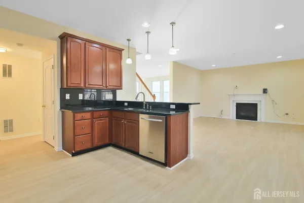 $4,500 | 4 Timber Grove Court, Old Bridge, NJ 08857