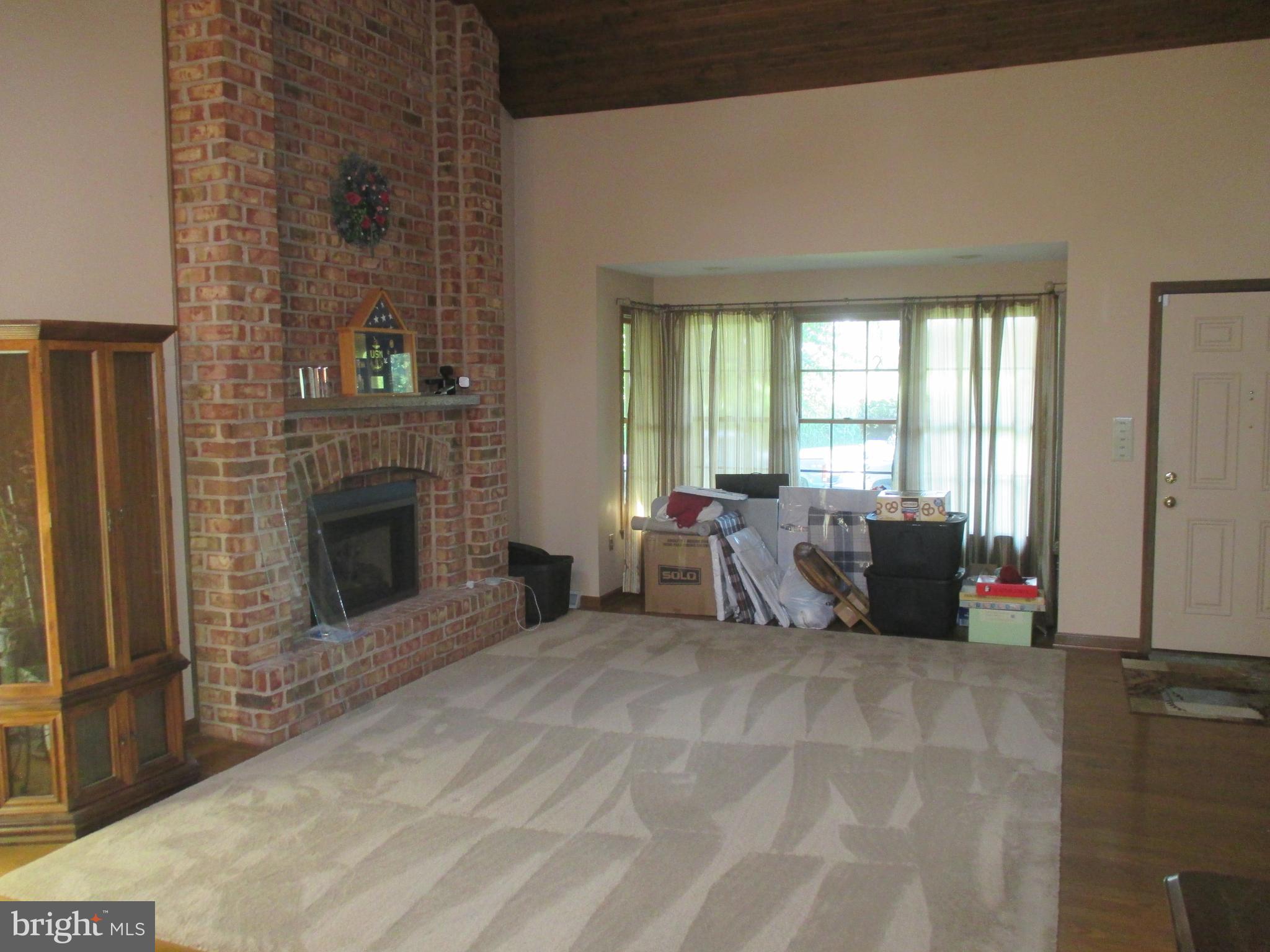 245 Juniper Road Chambersburg, PA 17202 - Photo 6 of 37 Living room