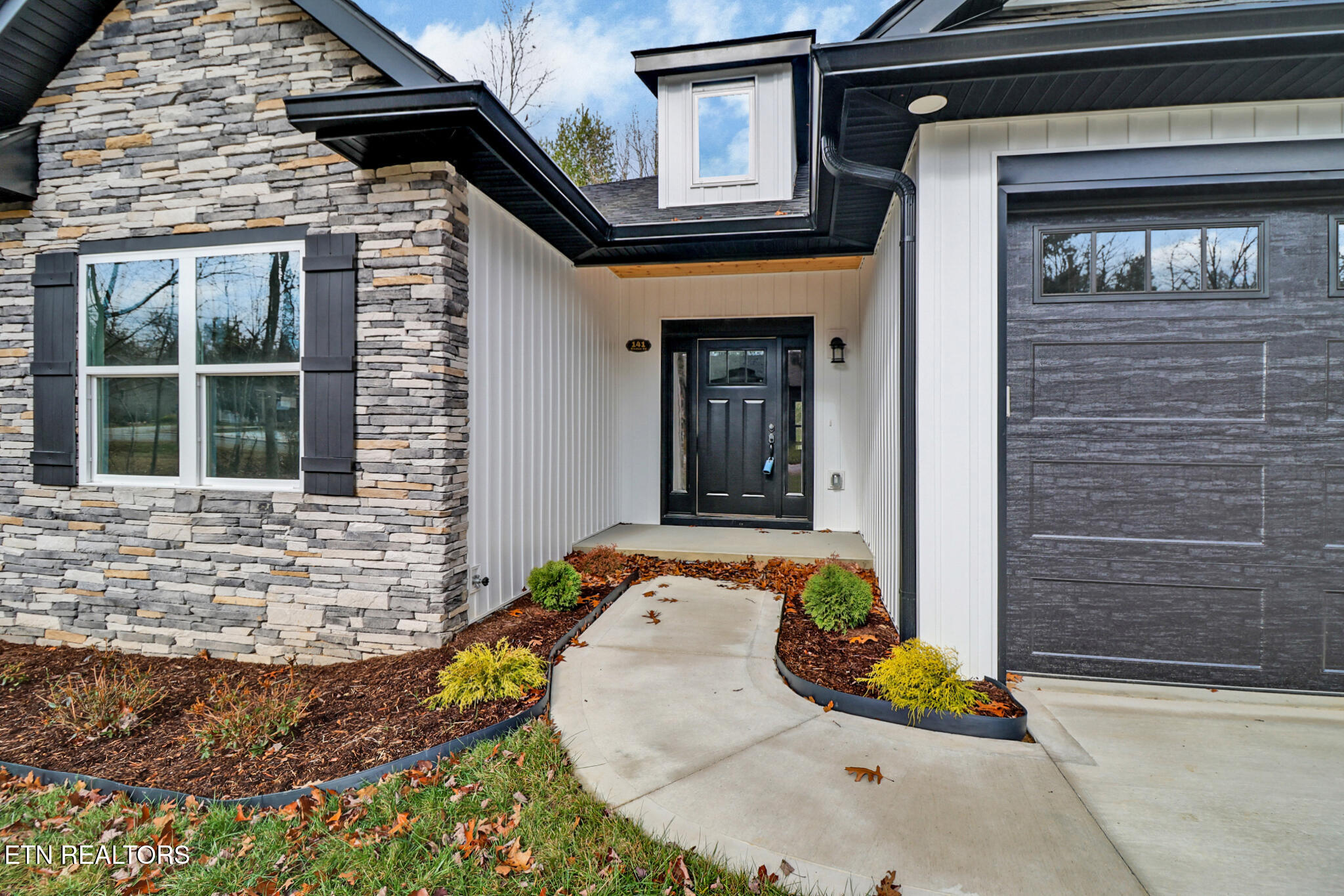 141 Windsor Road Crossville, TN 38558 - Photo 2 of 37 if1a0551-if1a0555