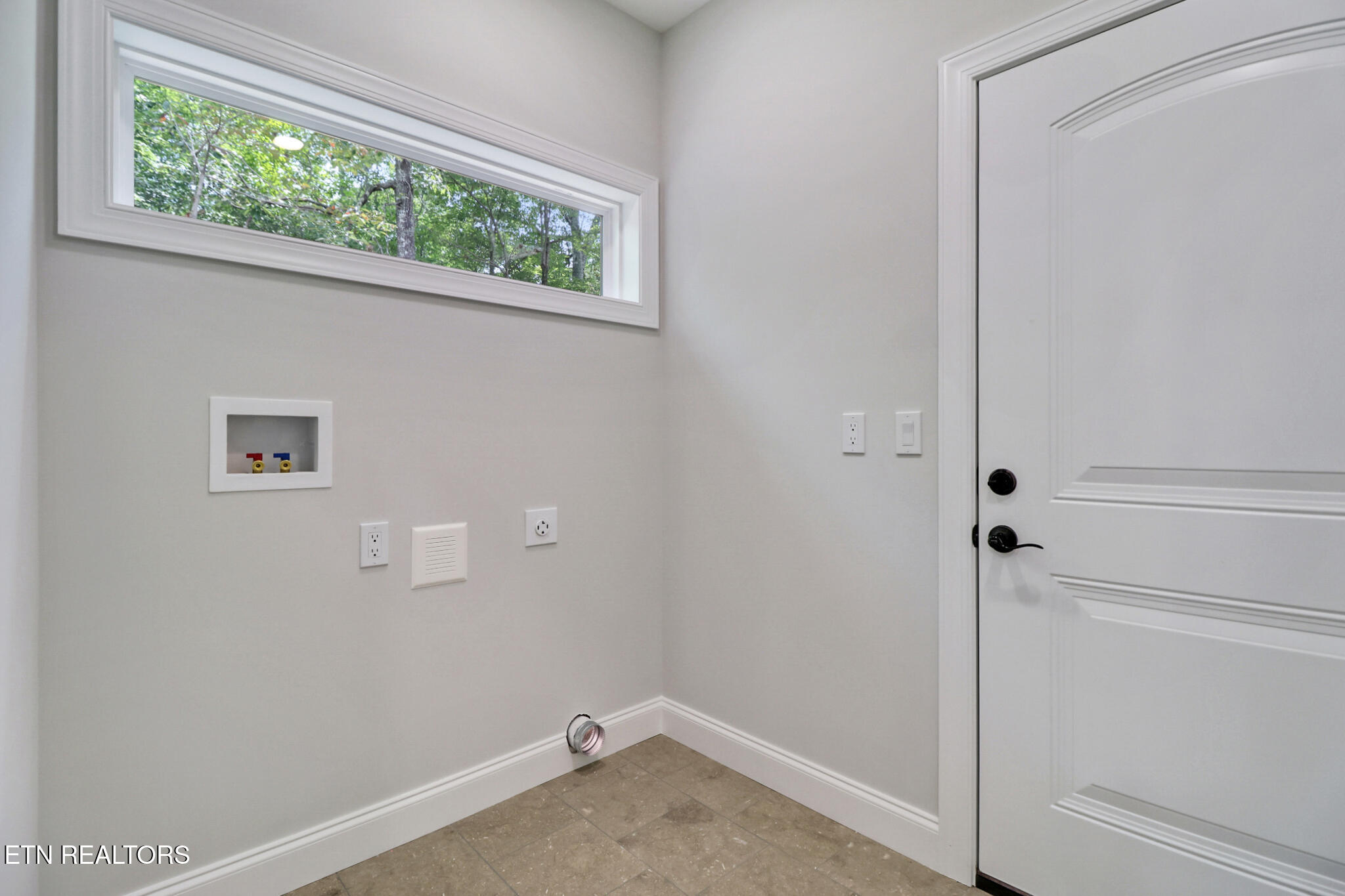 141 Windsor Road Crossville, TN 38558 - Photo 25 of 37 if1a6476-if1a6480