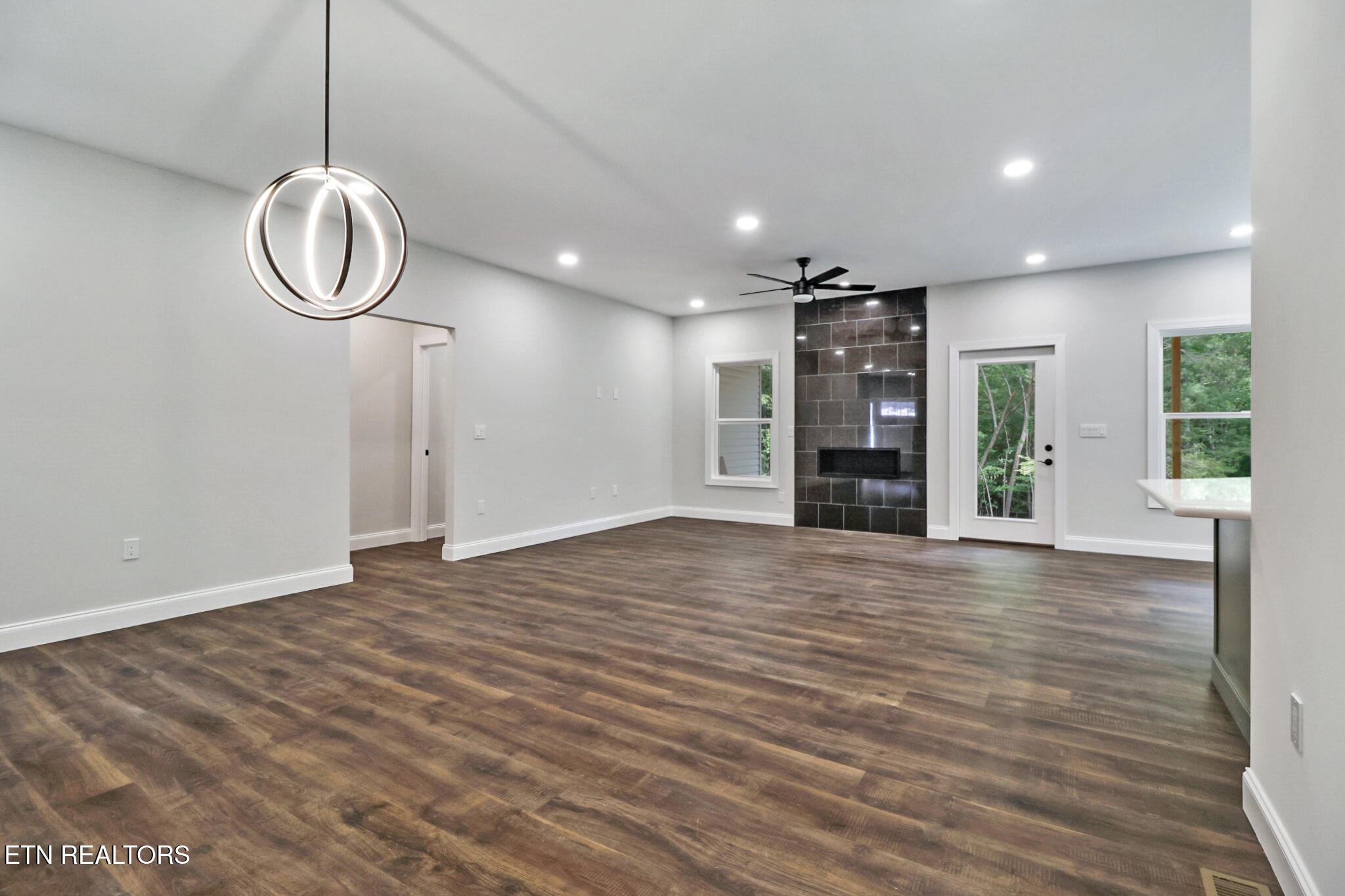 141 Windsor Road Crossville, TN 38558 - Photo 4 of 37 if1a6371-if1a6375