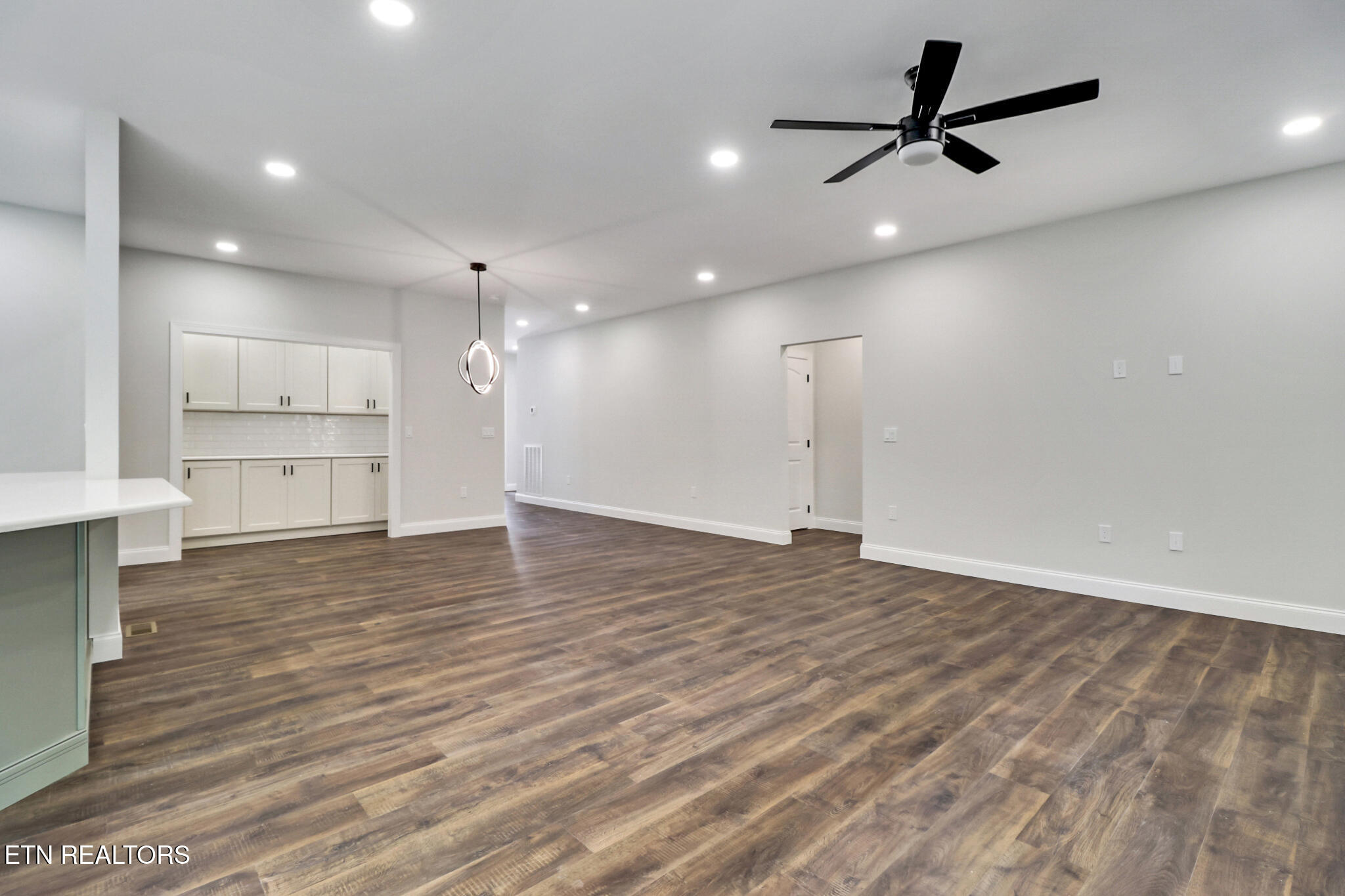 141 Windsor Road Crossville, TN 38558 - Photo 5 of 37 if1a6381-if1a6385