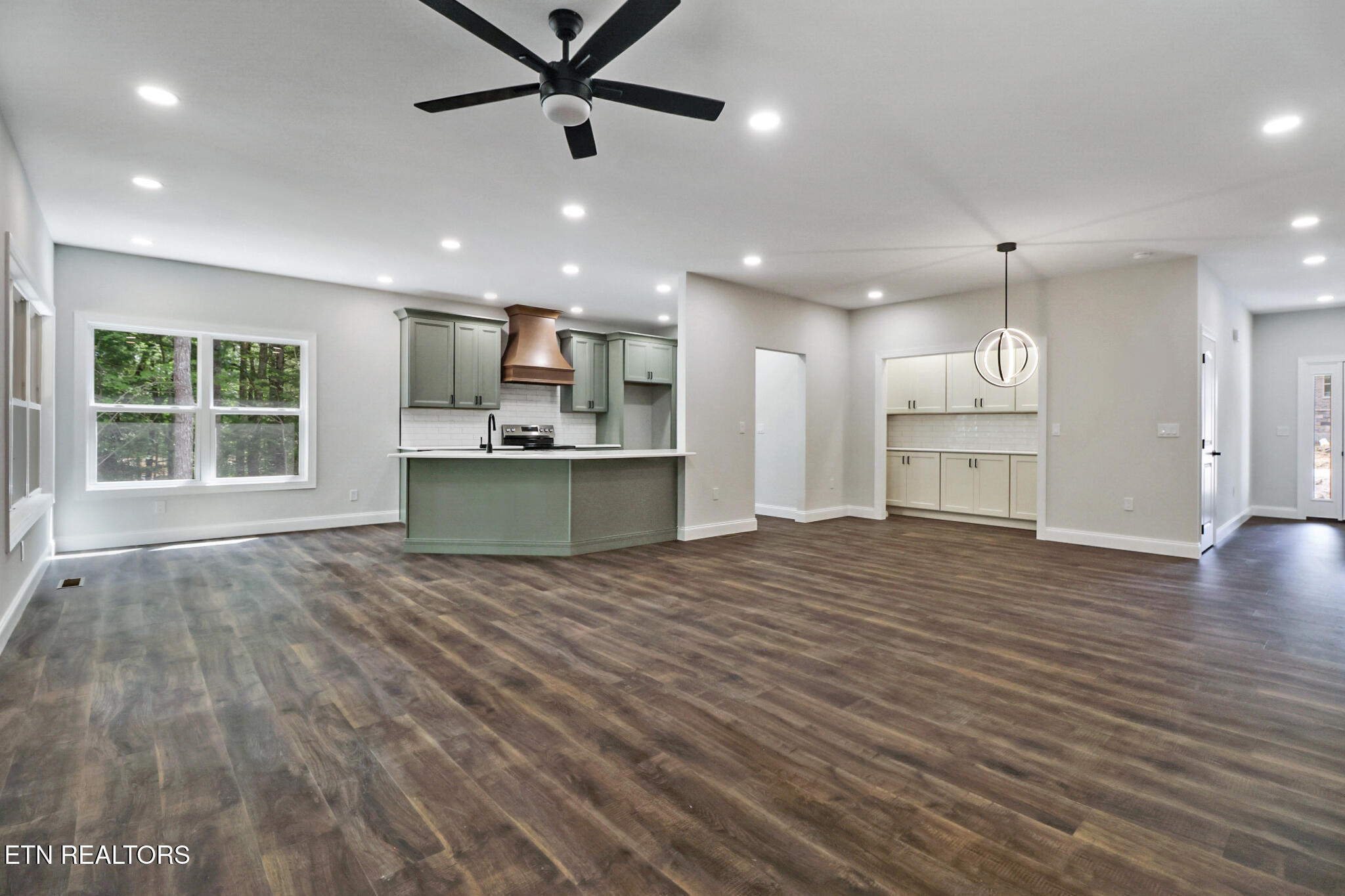 141 Windsor Road Crossville, TN 38558 - Photo 6 of 37 if1a6376-if1a6380