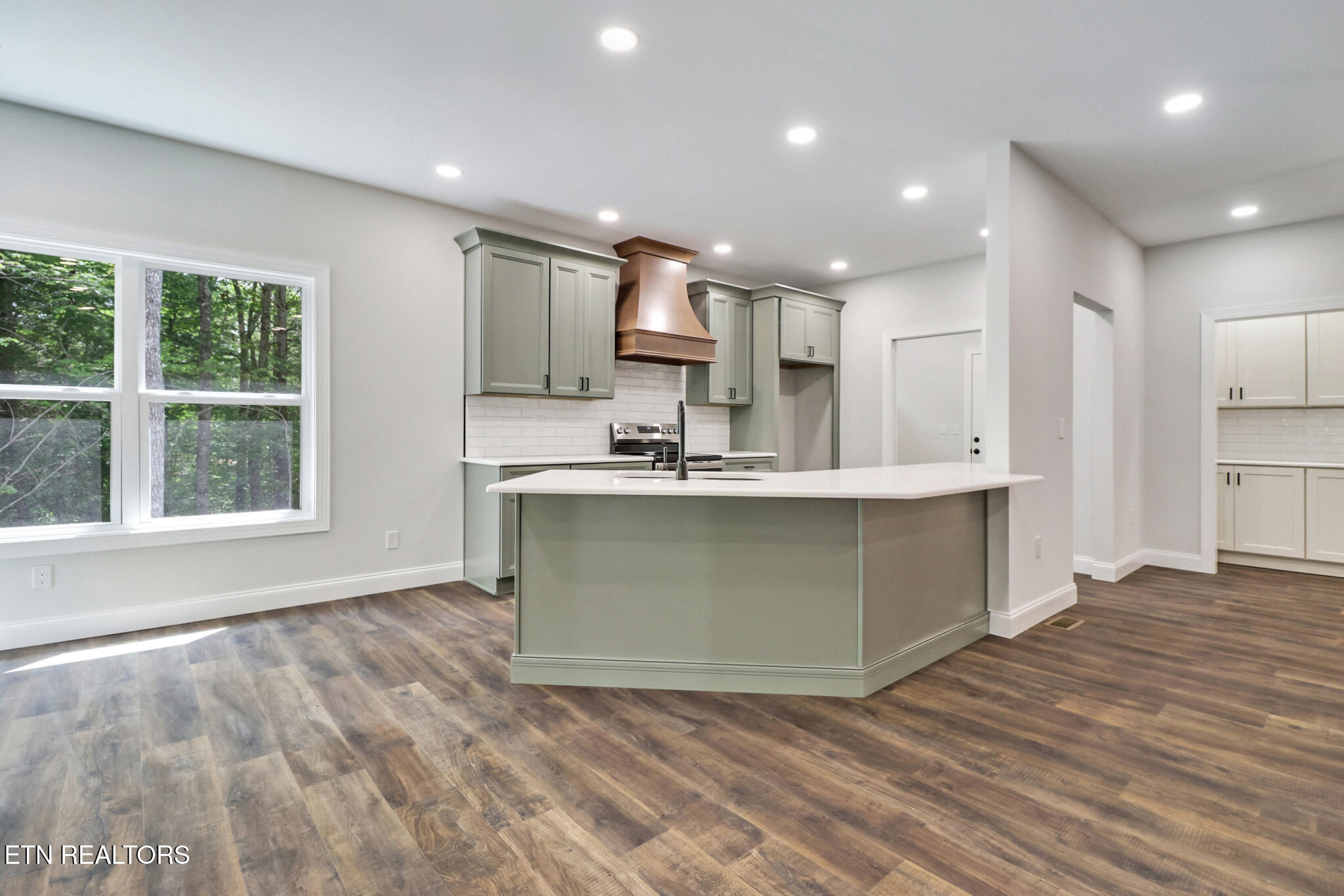 141 Windsor Road Crossville, TN 38558 - Photo 7 of 37 if1a6386-if1a6390