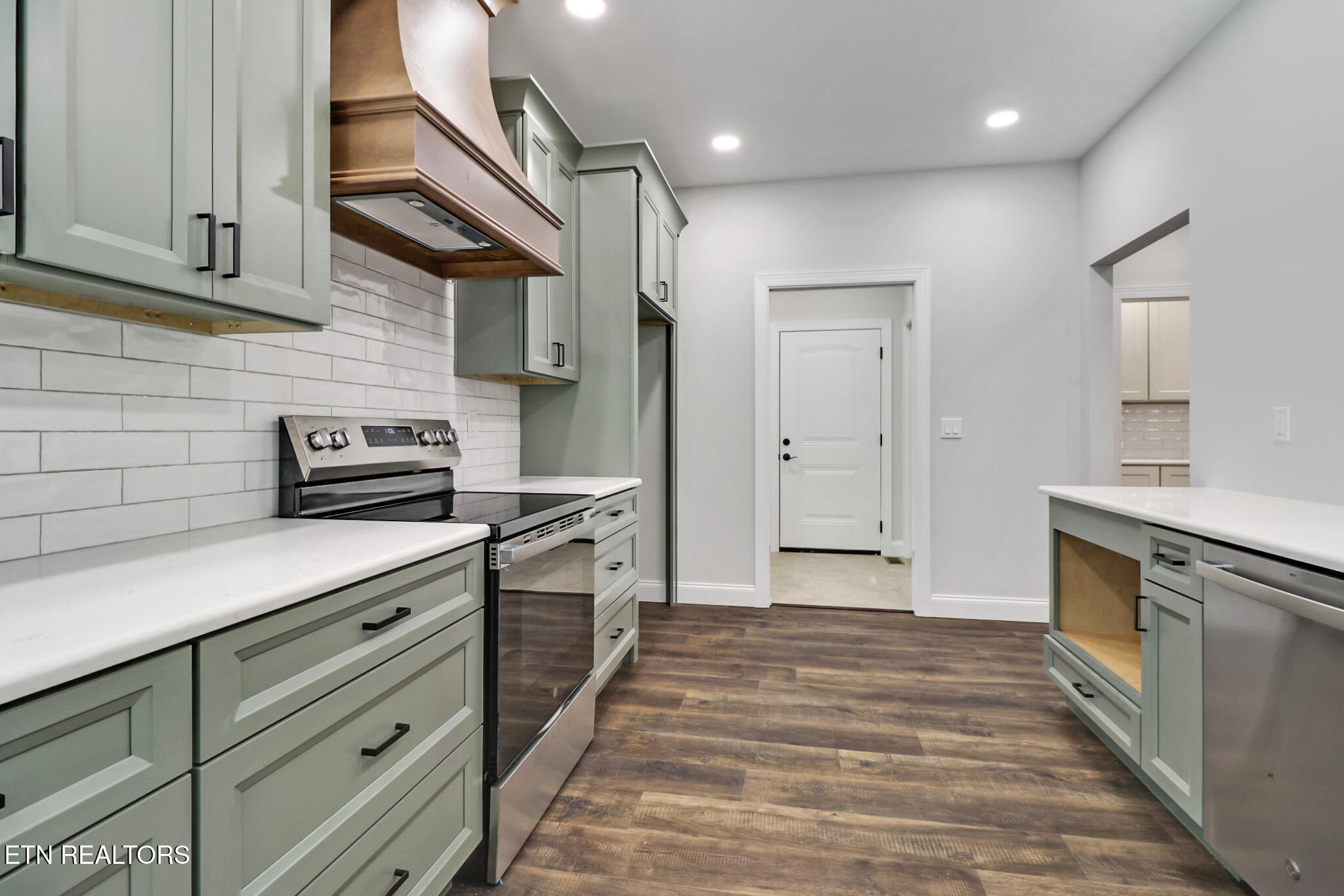 141 Windsor Road Crossville, TN 38558 - Photo 10 of 37 if1a6401-if1a6405