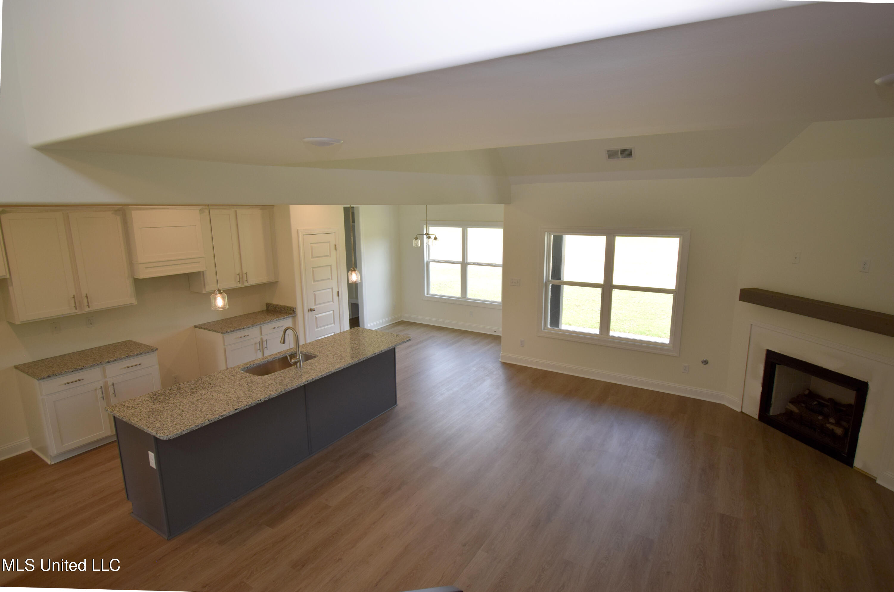 507 Centerline Roper Loop Byhalia, MS 38611 - Photo 17 of 30 Hazel stairs to den