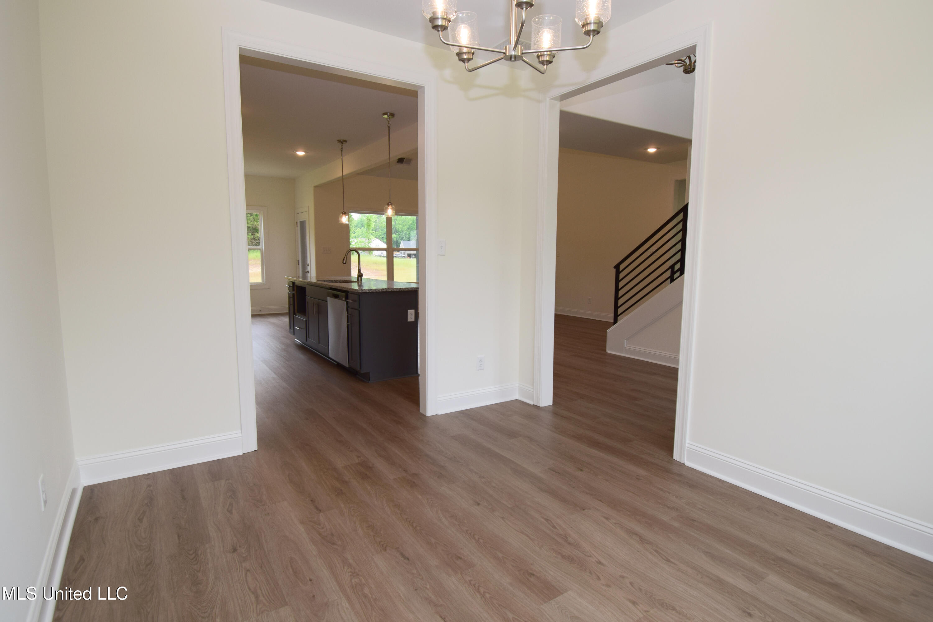 507 Centerline Roper Loop Byhalia, MS 38611 - Photo 4 of 30 Hazel dining 2