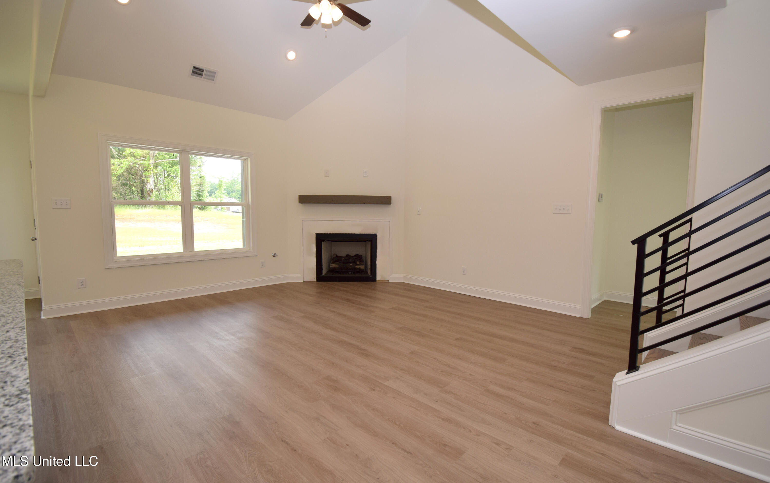 507 Centerline Roper Loop Byhalia, MS 38611 - Photo 7 of 30 Hazel den