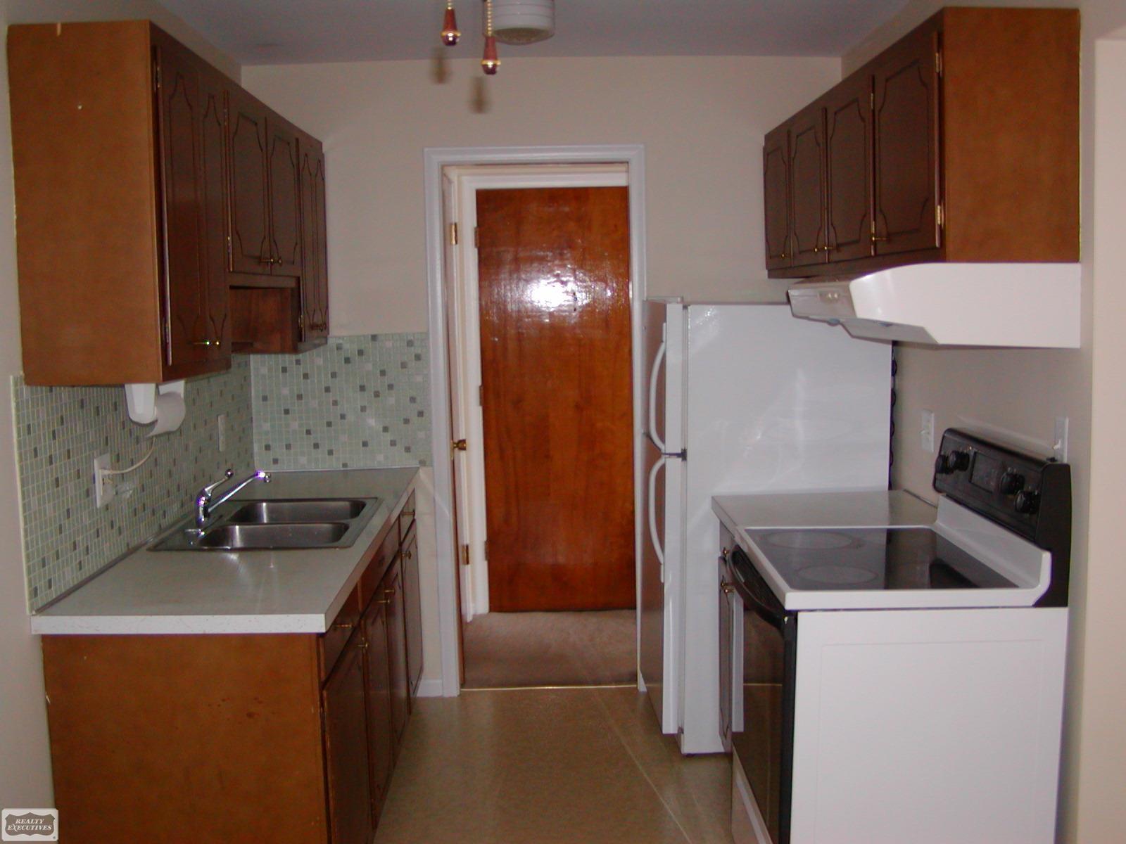 23321 Kelly Road, Unit 5 Eastpointe, MI 48021 - Photo 5 of 13