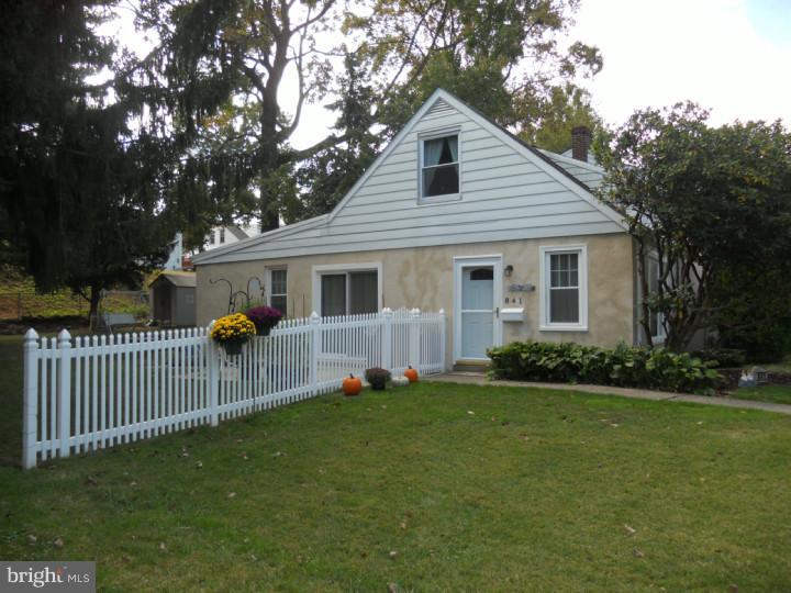 841 East Cathedral Road Philadelphia, PA 19128 - Photo 2 of 25 View