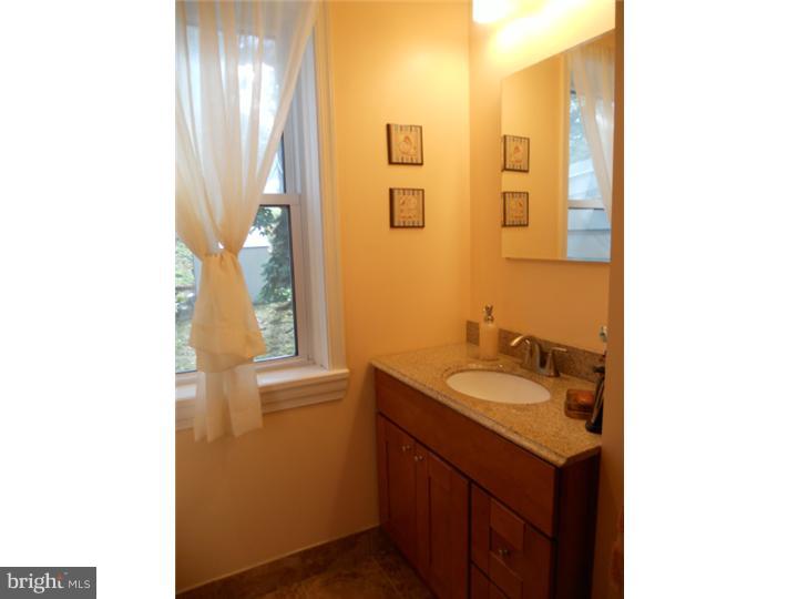 841 East Cathedral Road Philadelphia, PA 19128 - Photo 11 of 25 Bathroom
