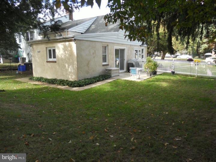 841 East Cathedral Road Philadelphia, PA 19128 - Photo 24 of 25 Patio