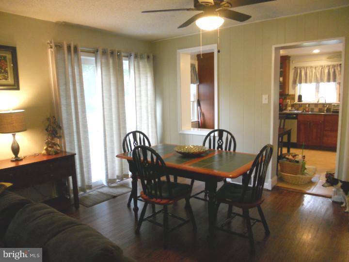 841 East Cathedral Road Philadelphia, PA 19128 - Photo 4 of 25 Dining Room