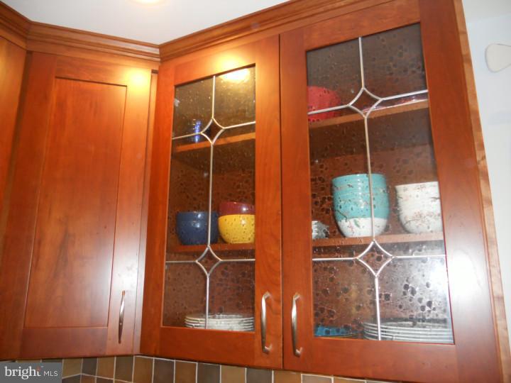 841 East Cathedral Road Philadelphia, PA 19128 - Photo 9 of 25 Kitchen