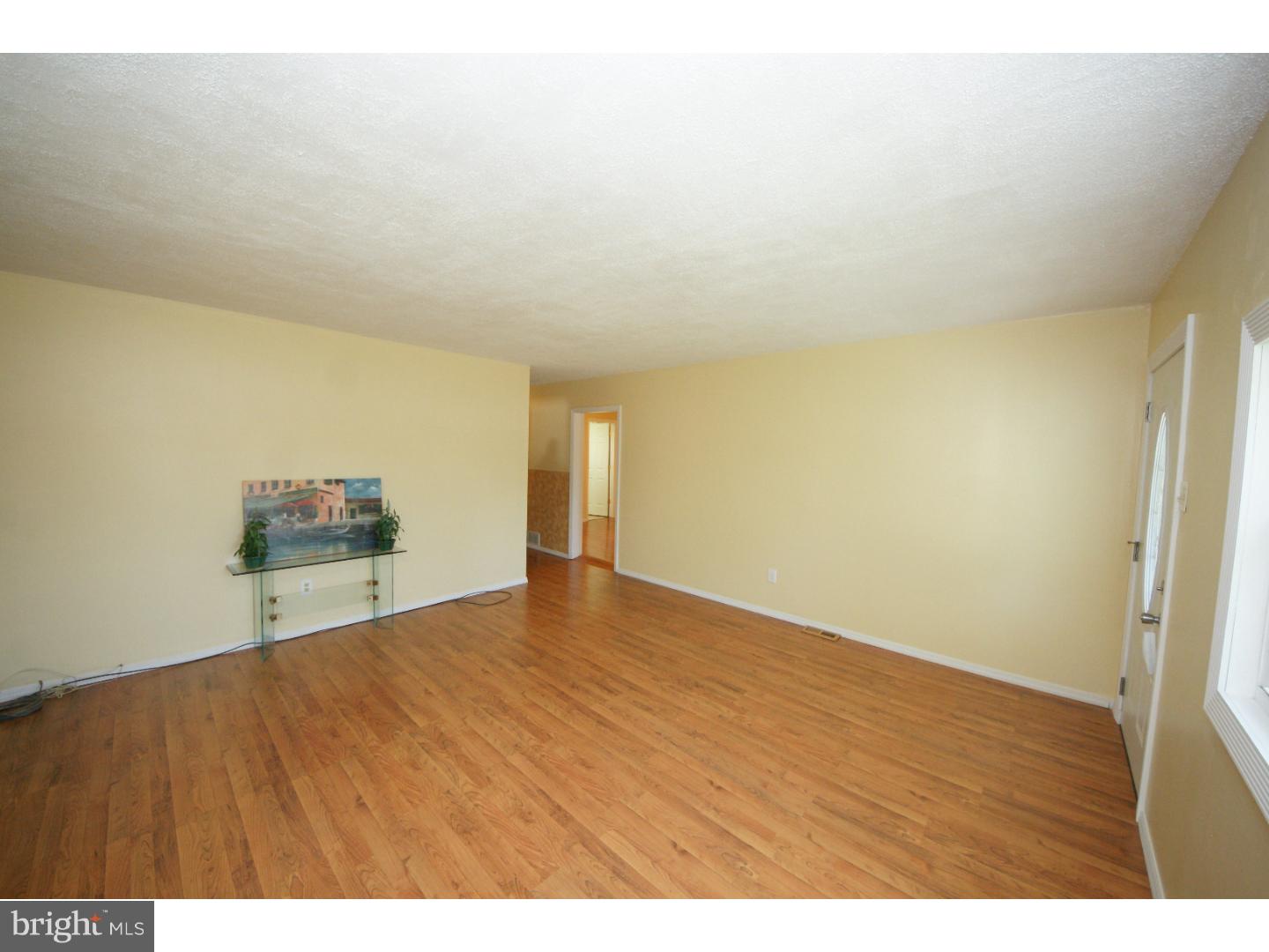 40 Yardville Hamilton Square Road Hamilton, NJ 08620 - Photo 5 of 22 Gallery Image 5