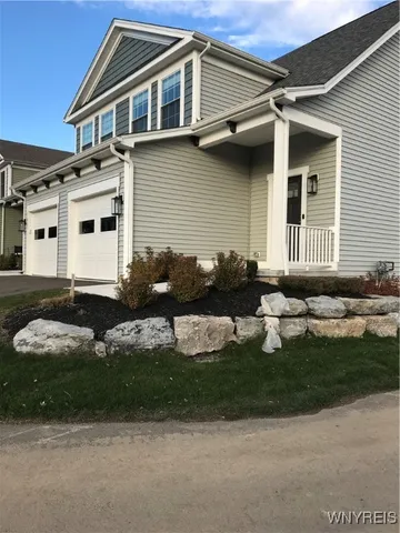 $334,900 | 902 Carriage Park, West Seneca, NY 14224